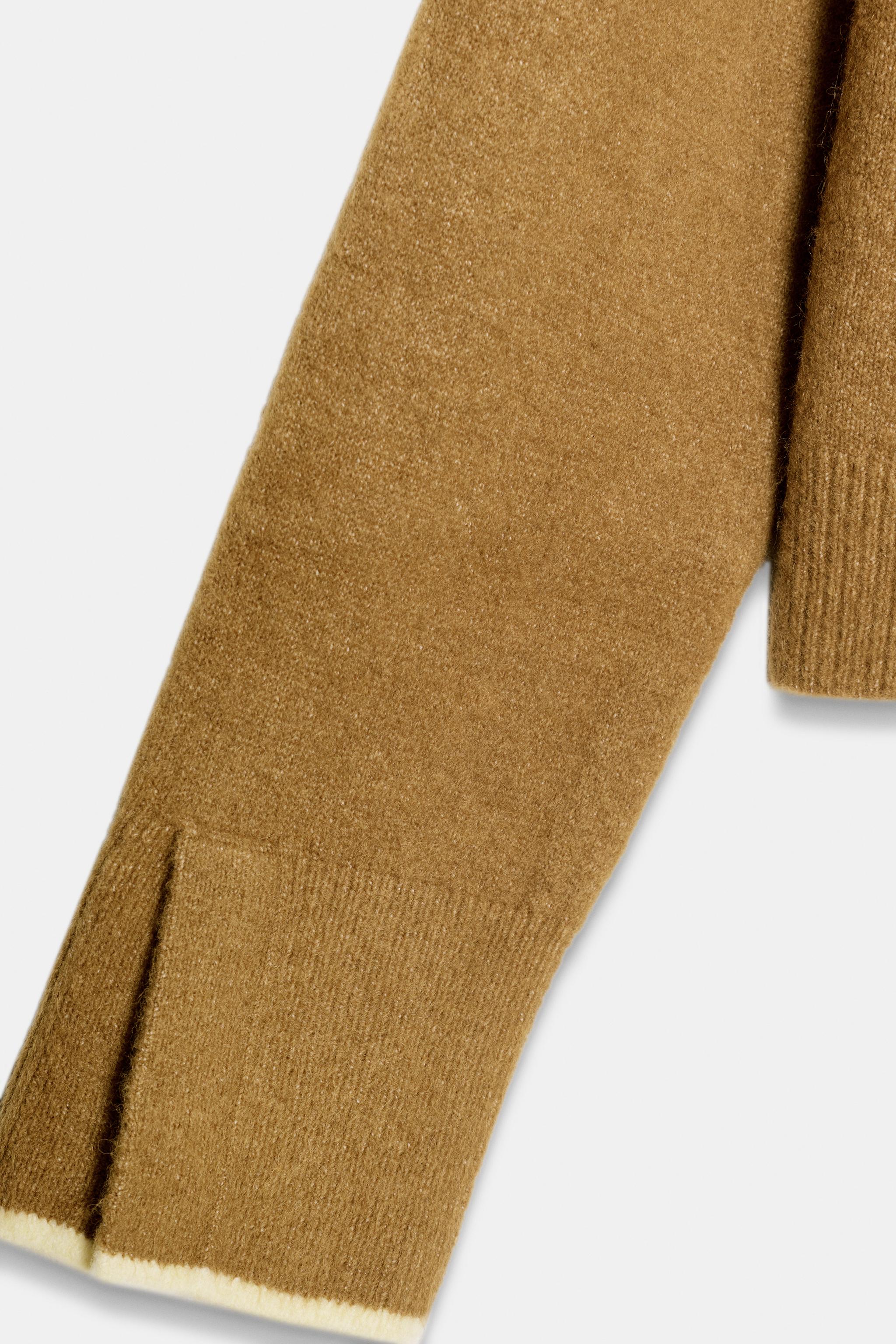 PULL EN MAILLE AVEC LISERÉS CONTRASTE